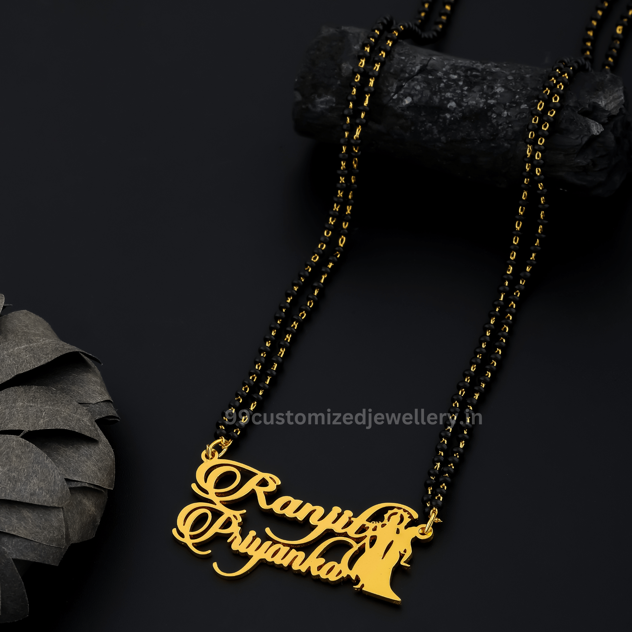 Personalized Couple Name Necklace – Custom Gold Name Pendant for Couples