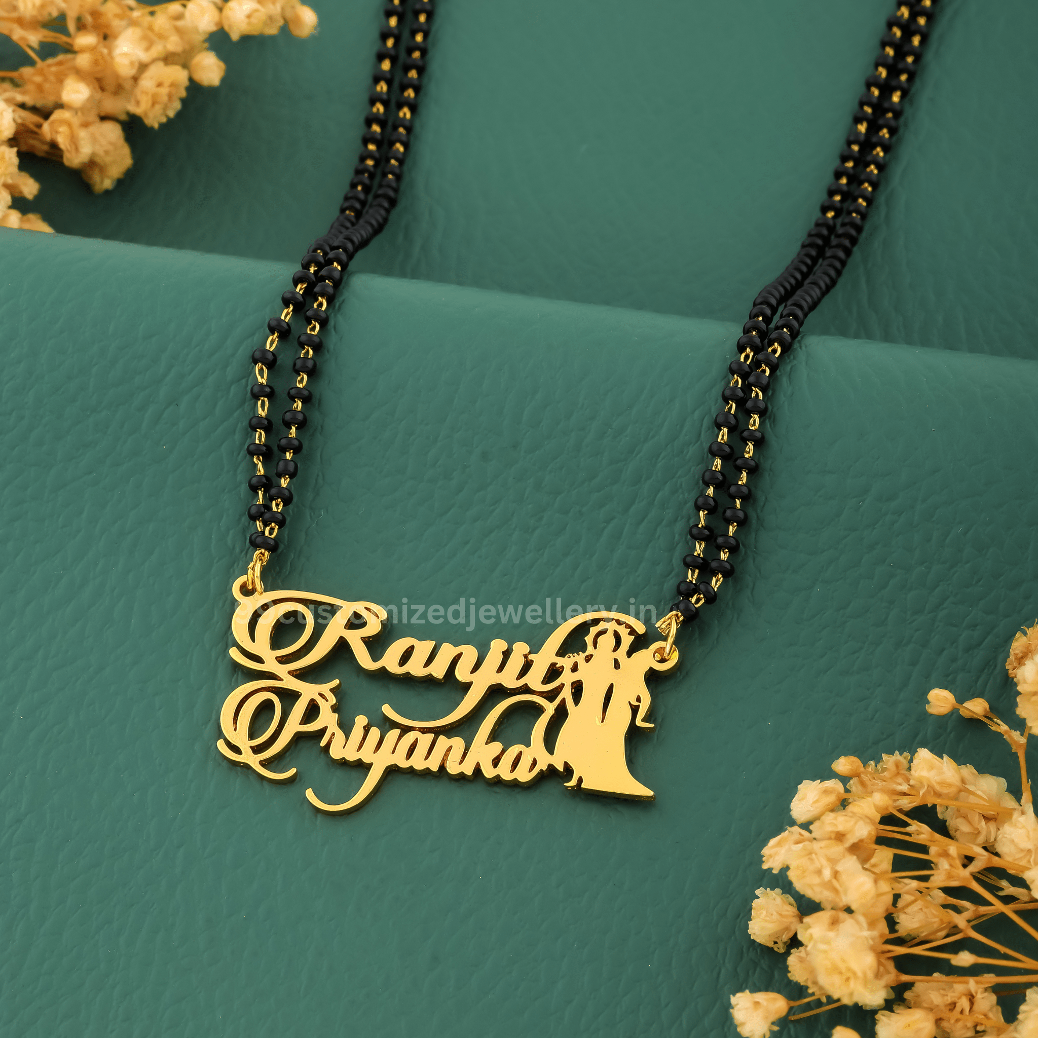Personalized Couple Name Necklace – Custom Gold Name Pendant for Couples